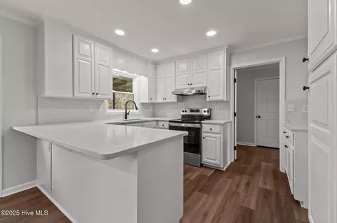Kitchen - 248 Summertree Ct, Clinton, NC 28328 photo 1 of 3