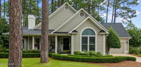 123 Triple Crown Cir, Southern Pines, NC 28387