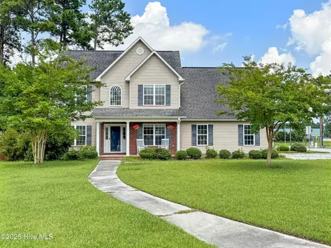 915 Savannah Dr, Jacksonville, NC 28546