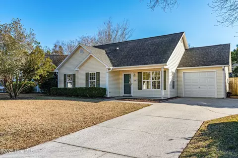 2519 Legend Dr, Wilmington, NC 28405