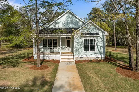 604 Cuddy Wynd Pl, Swansboro, NC 28584