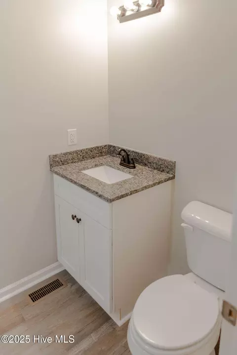 306 Locust St, Hamlet, NC 28345 photo 12