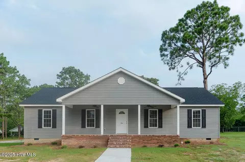 306 Locust St, Hamlet, NC 28345
