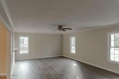 306 Locust St, Hamlet, NC 28345 photo 7