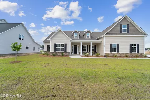 709 Atlantic Coast Ln, Jacksonville, NC 28546