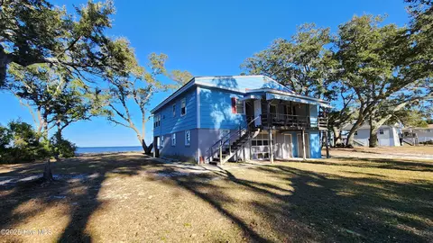 239 Pamlico Pkwy, Beaufort, NC 28516
