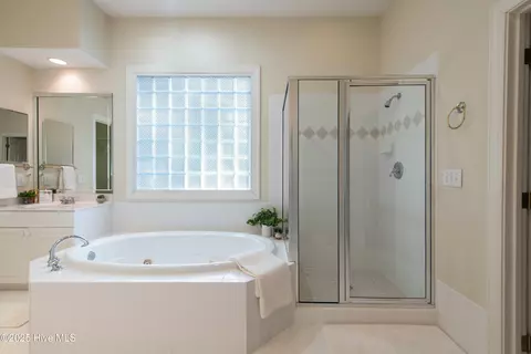 Bath - 19 Troon Dr, Pinehurst, NC 28374 photo 2 of 6