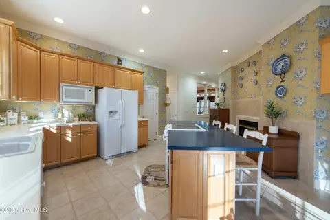 Kitchen - 19 Troon Dr, Pinehurst, NC 28374 photo 9 of 10