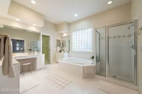 Bath - 19 Troon Dr, Pinehurst, NC 28374 photo 1 of 6