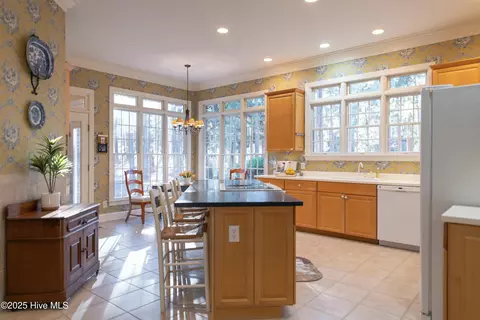 Kitchen - 19 Troon Dr, Pinehurst, NC 28374 photo 4 of 10