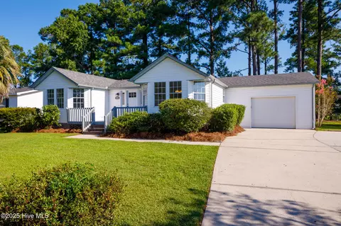 831 Bogie Ln, Calabash, NC 28467