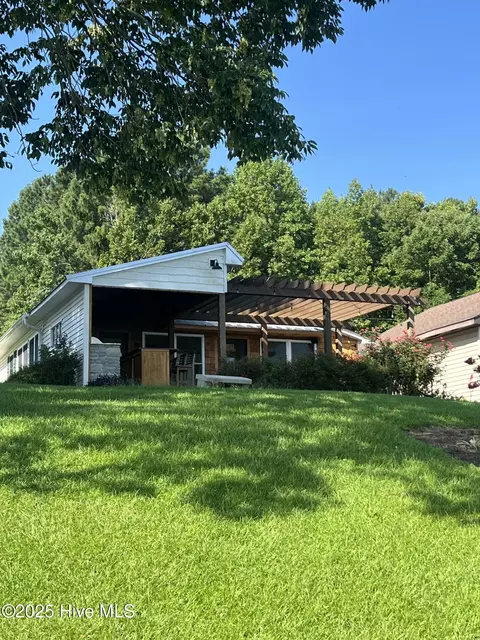 Exterior - 79 Ridgecrest Dr, Chocowinity, NC 27817 photo 3 of 8