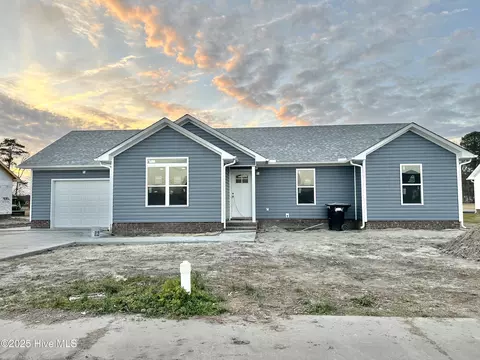 209 Compass Dr, Elizabeth City, NC 27909