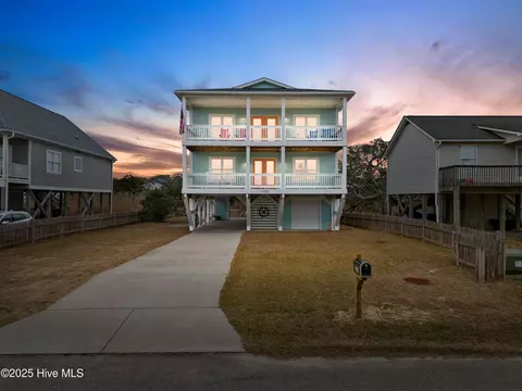3506 E Pelican Dr, Oak Island, NC 28465