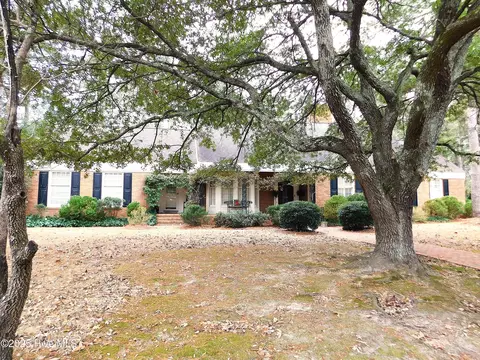 909 W Covington St, Laurinburg, NC 28352