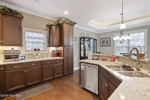 Kitchen - 657 Jenoa Loop, Castle Hayne, NC 28429 photo 4 of 4
