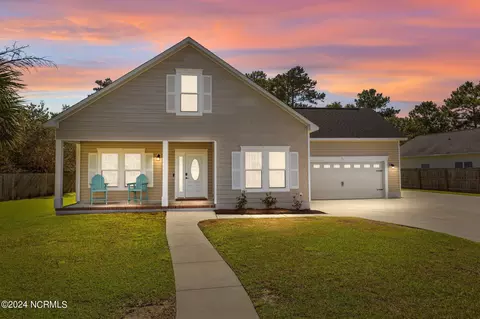 208 Brook Crossing Rd, Swansboro, NC 28584