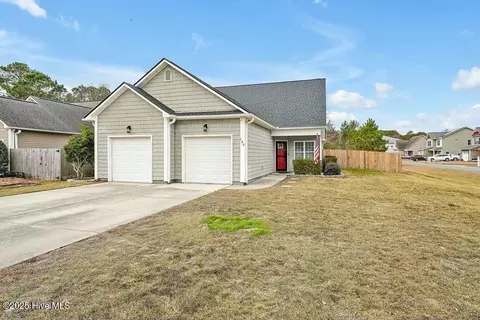 100 Mooney Ct, Hampstead, NC 28443