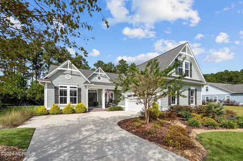 105 Spicer Lake Dr, Holly Ridge, NC 28445