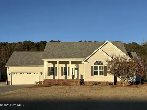 305 Friendswood Dr, Goldsboro, NC 27530