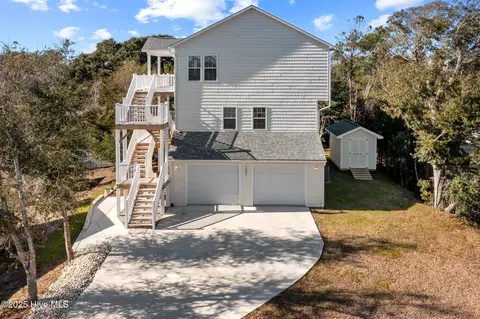 107 Loblolly St, Emerald Isle, NC 28594
