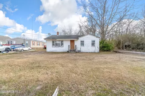 163 Lovers Ln, Elizabeth City, NC 27909