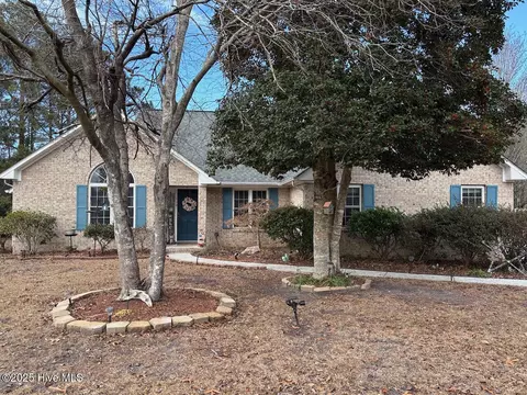 119 Sussex Ln, Hubert, NC 28539