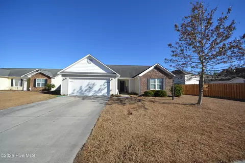 302 Kingston Rd, Jacksonville, NC 28546