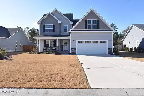 431 Pebble Shore Dr, Sneads Ferry, NC 28460