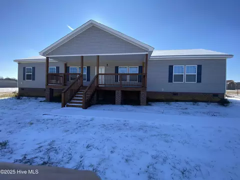 533 Pine Ridge Rd, Roanoke Rapids, NC 27870