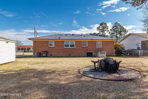 105 Dill St, Mount Olive, NC 28365 photo 31