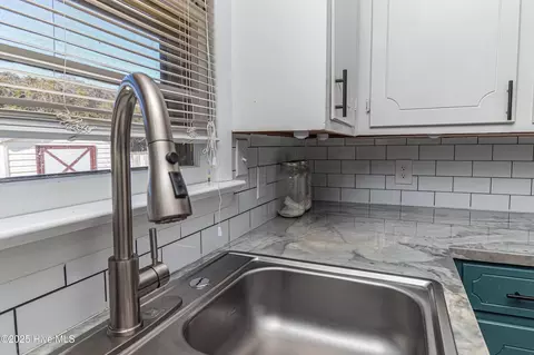 105 Dill St, Mount Olive, NC 28365 photo 9