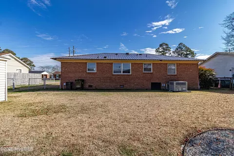 105 Dill St, Mount Olive, NC 28365 photo 32
