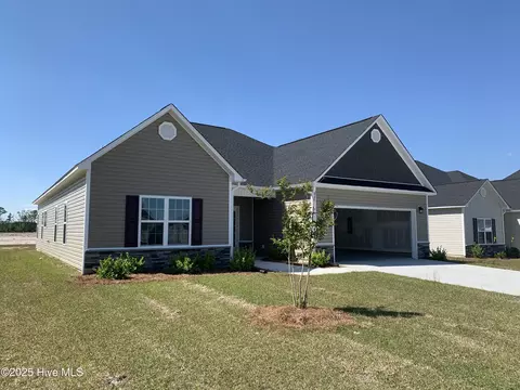 913 Uplands Ln, Jacksonville, NC 28546