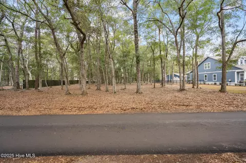 9142 Ocean Harbour Golf Club Rd SW, Calabash, NC 28467