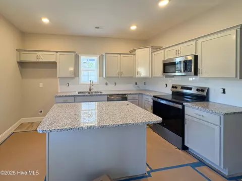 839 Cooke Dr, Hubert, NC 28539 photo 9