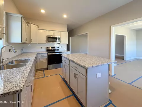 839 Cooke Dr, Hubert, NC 28539 photo 8