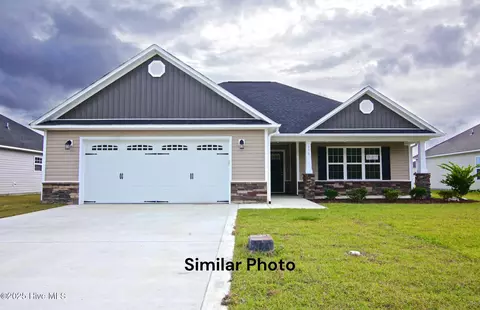 927 Uplands Ln, Jacksonville, NC 28546