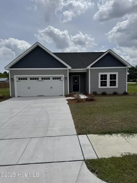 349 Country View Ln, Jacksonville, NC 28546