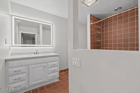 Bath - 350 Pine Vista Dr, Pinehurst, NC 28374 photo 6 of 8