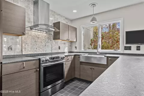 Kitchen - 350 Pine Vista Dr, Pinehurst, NC 28374 photo 5 of 5