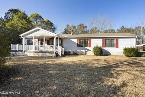 814 Peanut Rd, Hampstead, NC 28443