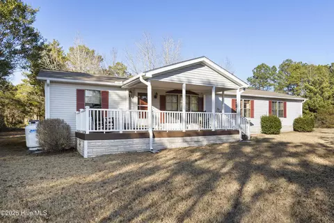 814 Peanut Rd, Hampstead, NC 28443 photo 2