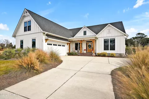 125 Voyager Way, Hampstead, NC 28443