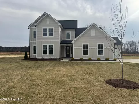 4160 Dixon Rd, Grimesland, NC 27837
