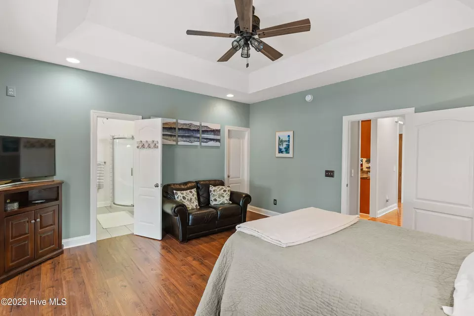 Bedroom - 647 N Shore Dr, Southport, NC 28461 photo 4 of 5