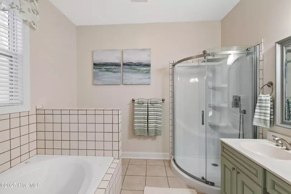 Bath - 647 N Shore Dr, Southport, NC 28461 photo 3 of 5