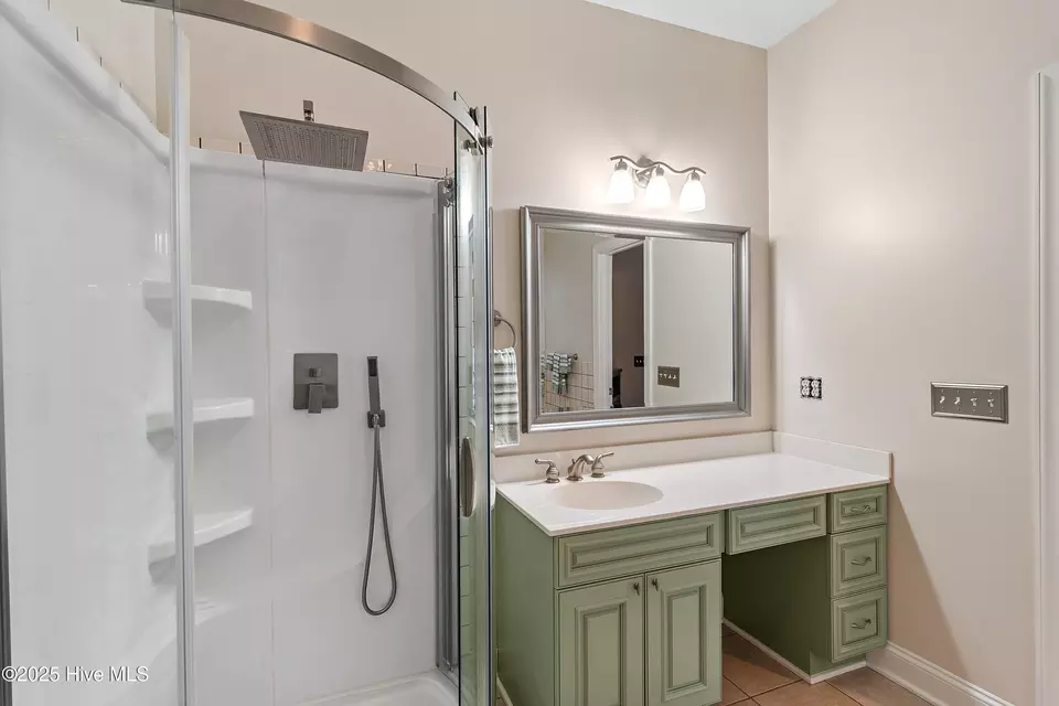 Bath - 647 N Shore Dr, Southport, NC 28461 photo 4 of 5