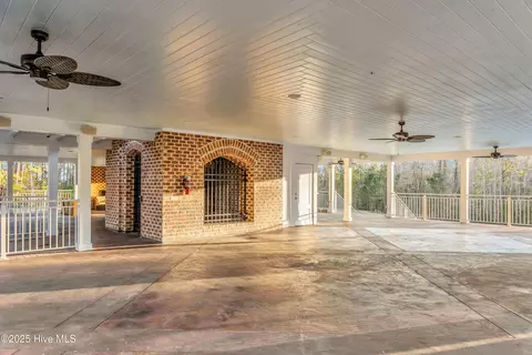 Exterior - 236 Hydrangea Ln, Hampstead, NC 28443 photo 18 of 19