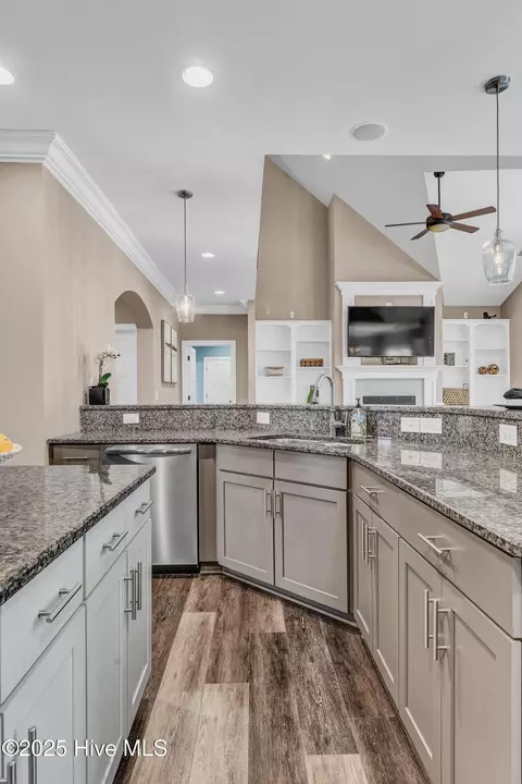 Kitchen - 236 Hydrangea Ln, Hampstead, NC 28443 photo 3 of 7